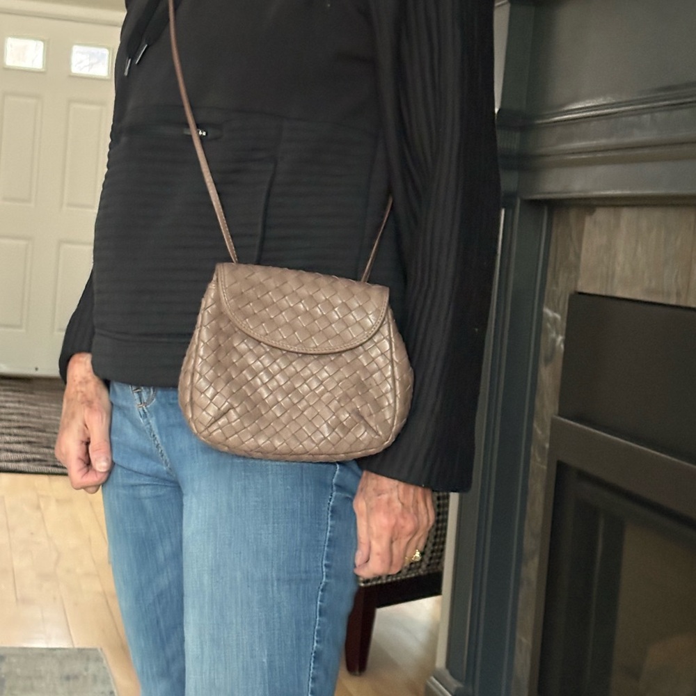 Bottega Veneta vintage woven cross body bag - Picture 8 of 10